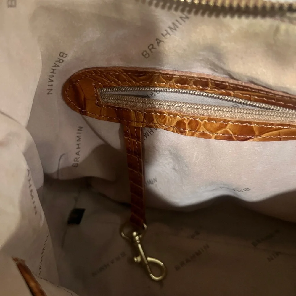 - Brahmin Toasted Almond‎ Vintage Alligator Handbag . No strap! NO HANDLE.